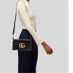 Black Leather Gucci Crossbody Bag great condition.AUTHENTIC